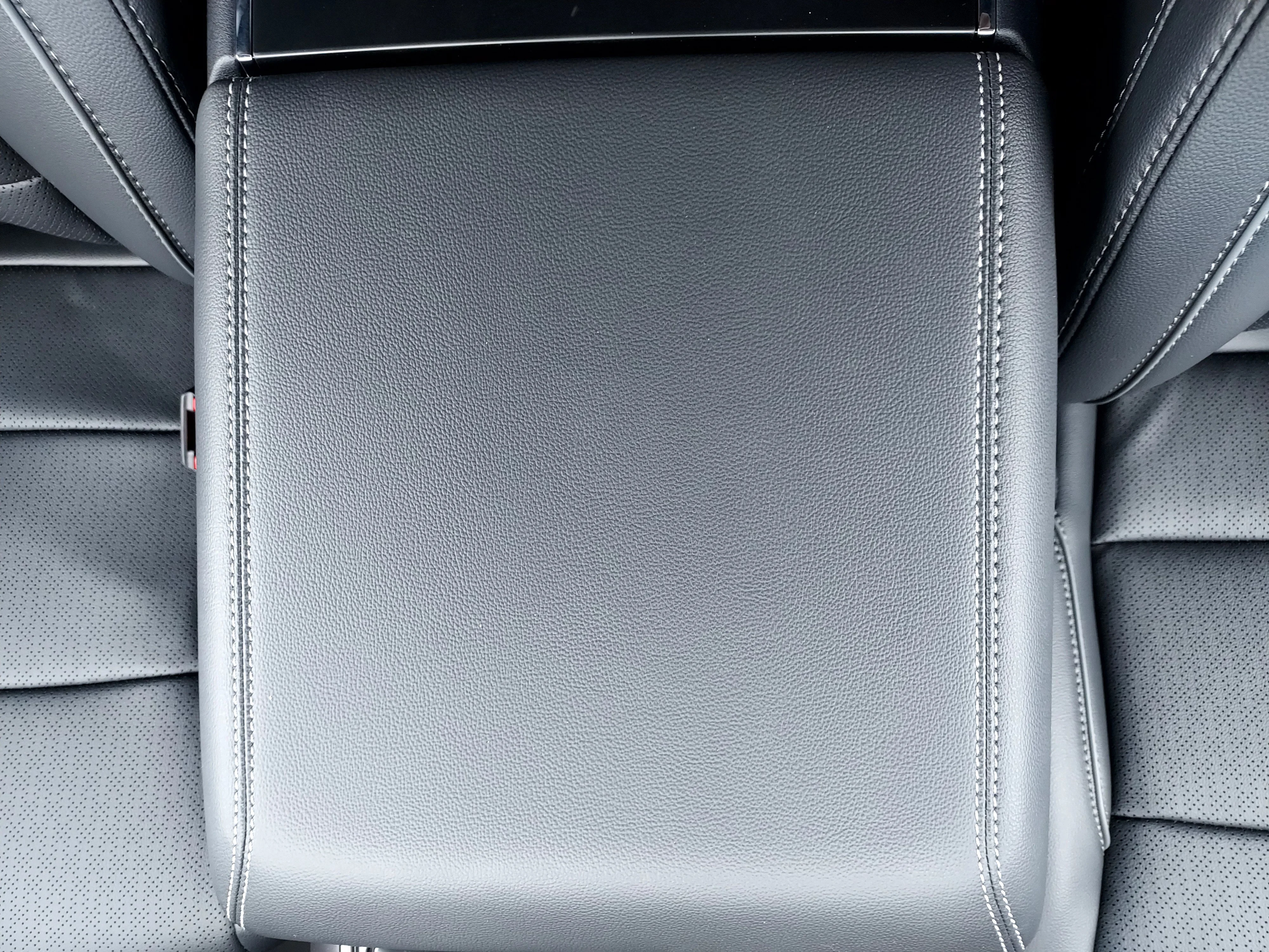 New 2026 Carbonized Gray Metallic Ford LARIAT image 20