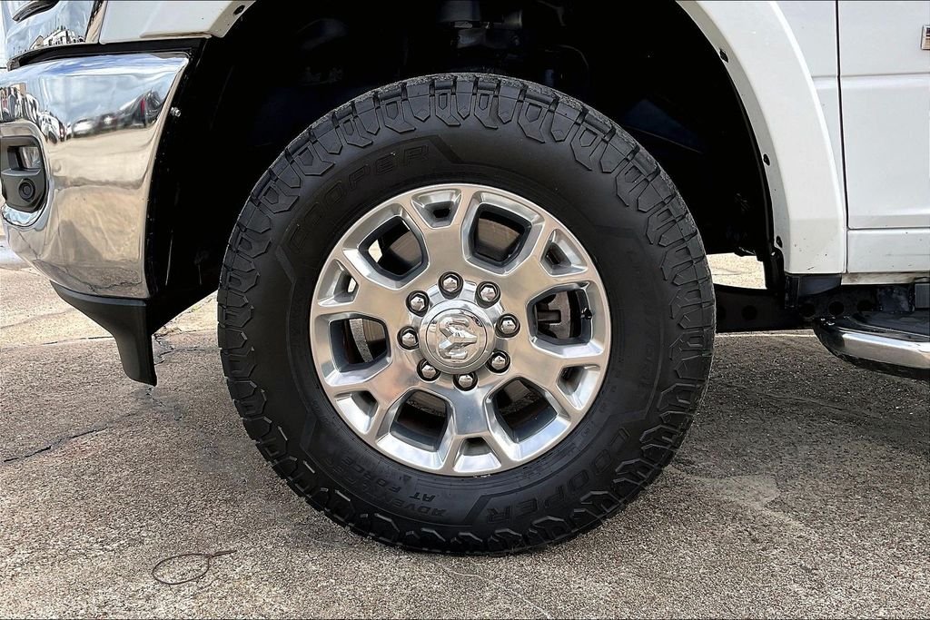 Used 2022 White Ram Laramie image 31