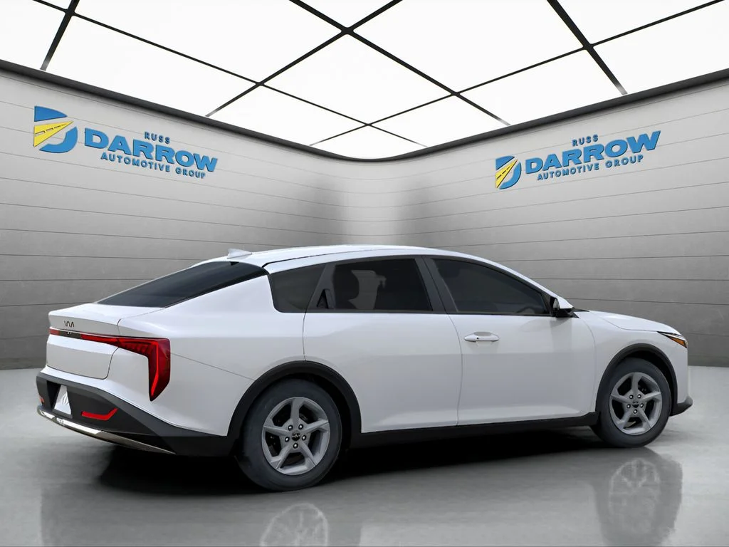 Used 2025 White Kia LXS image 5