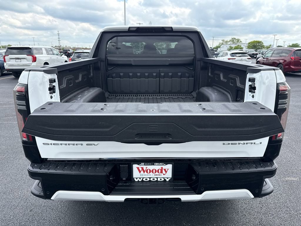 2025 GMC Sierra EV Denali - Photo 37