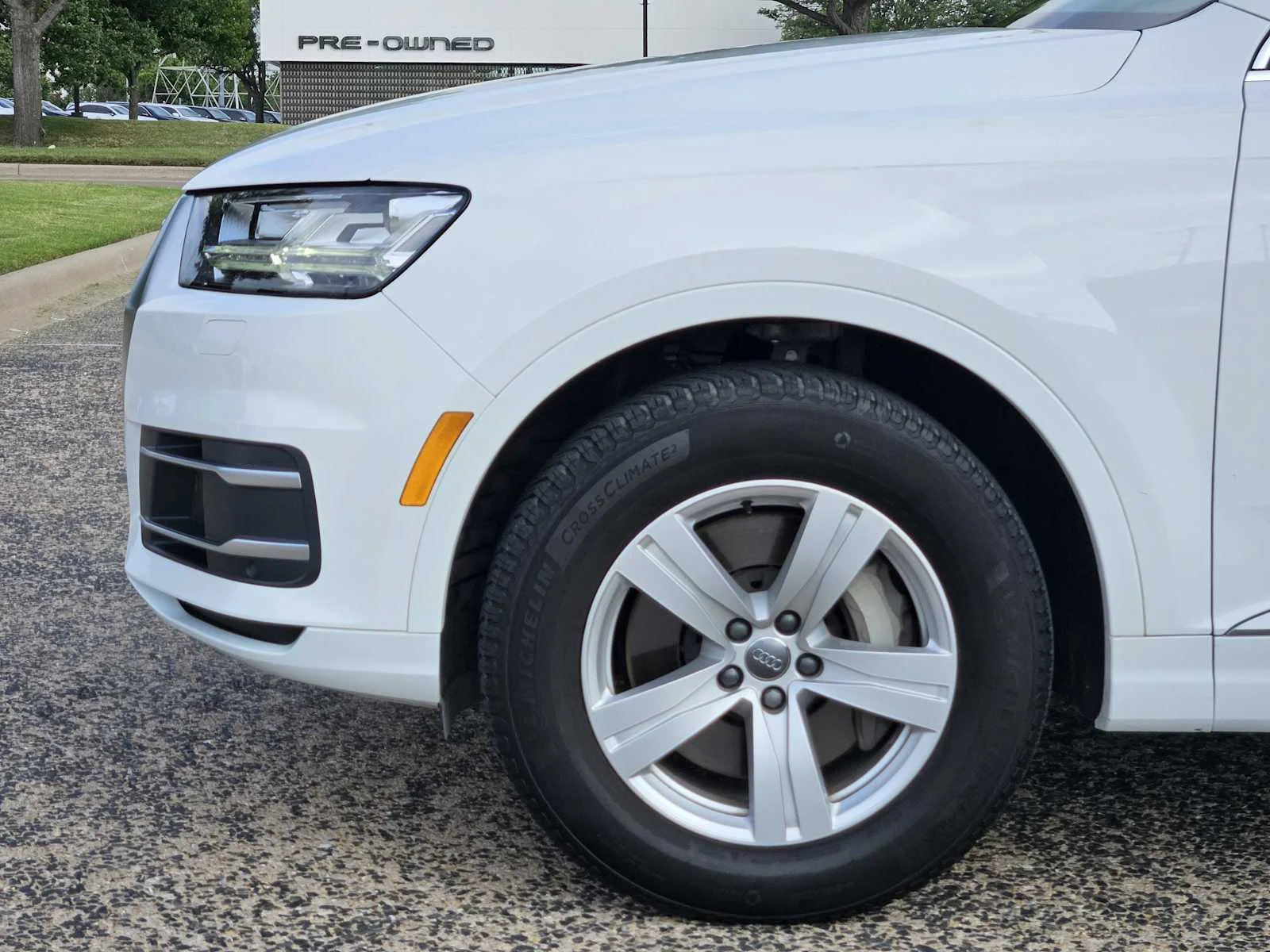 Used 2019  Audi Premium Plus image 5
