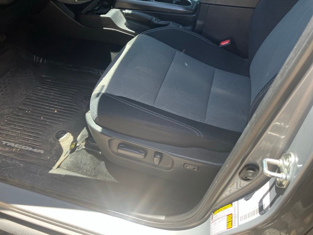 Used 2021  Toyota TRD Off-Road image 9