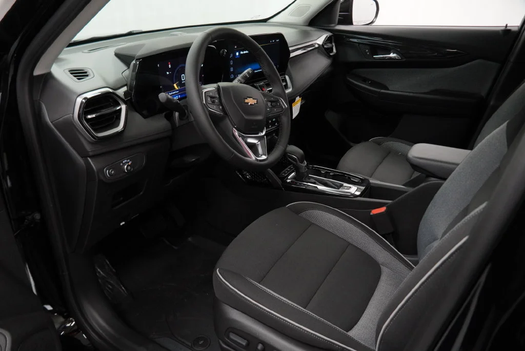 New 2026 Mosaic Black Metallic Chevrolet LT image 18