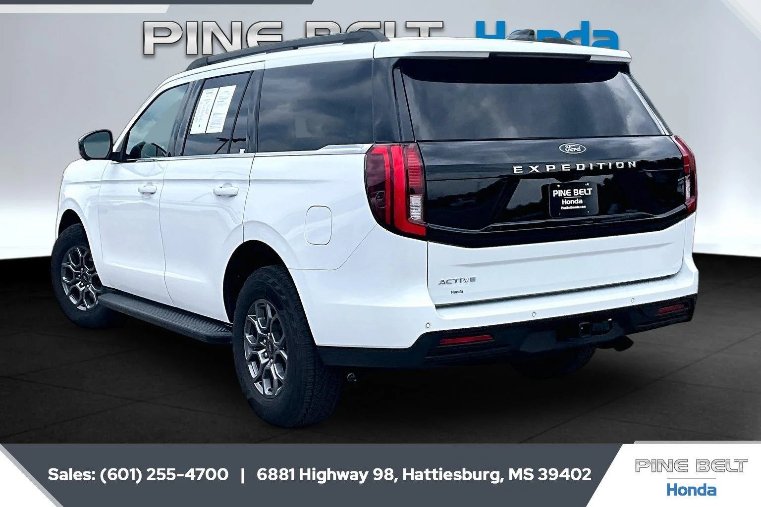 Used 2025 Oxford White Ford Active image 2