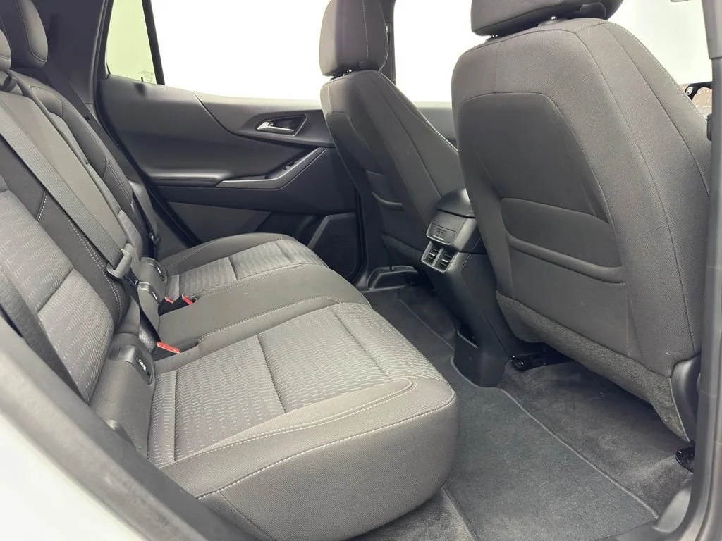 Used 2025 Summit White Chevrolet LT image 35