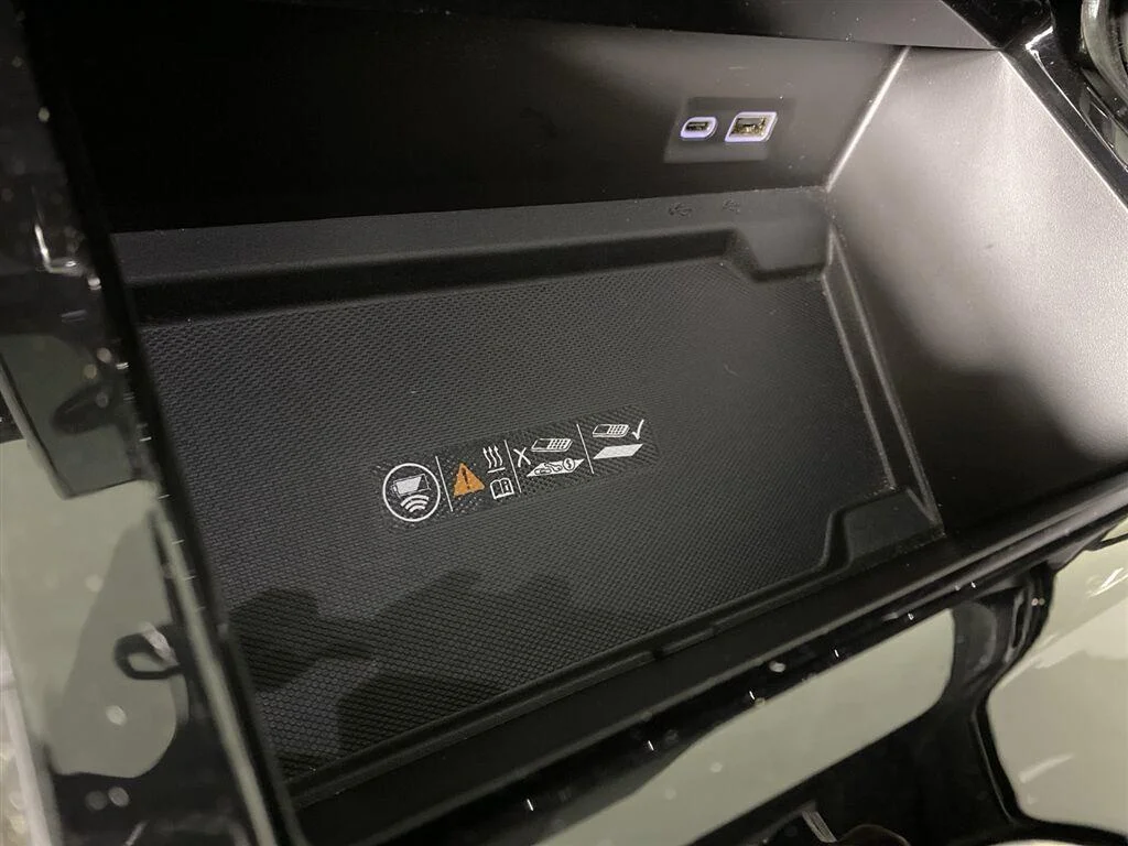 Used 2025 Onyx Black GMC AT4 image 25