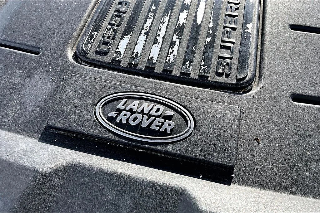 Used 2018 White Land Rover SE image 34