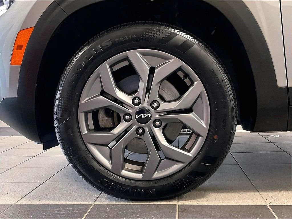 Used 2024 Gray Kia LX image 7