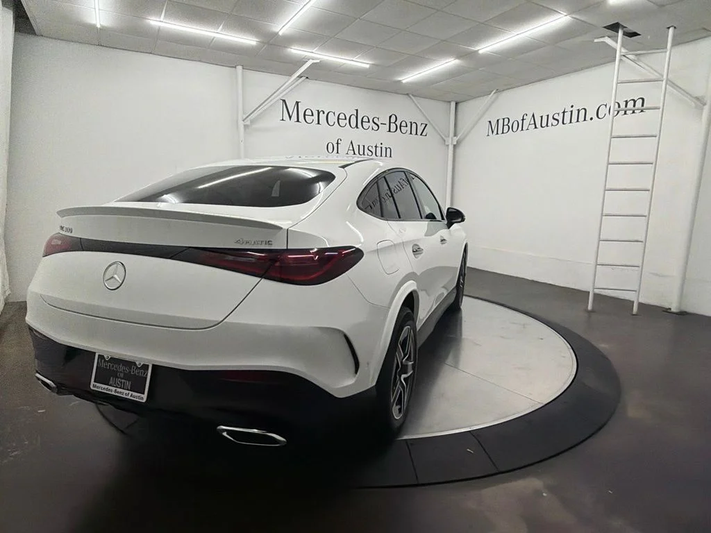 New 2027 White Mercedes-Benz GLC 300 image 7