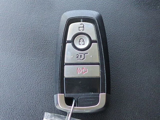 Used 2023 Gray Metallic Ford XLT image 27