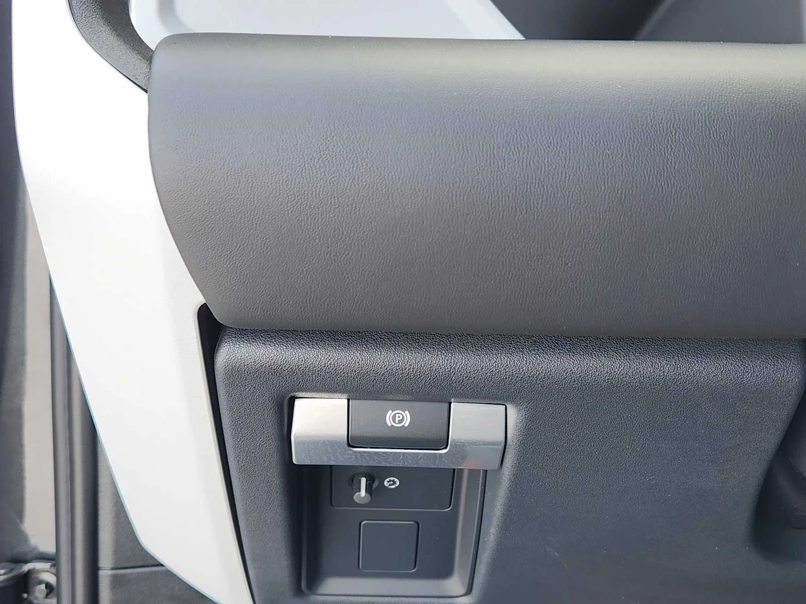 2026 Land Rover Defender S - Photo 21