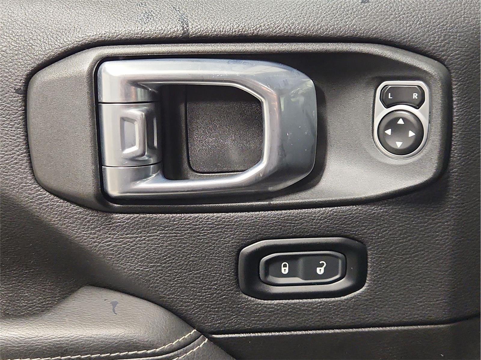 2023 Jeep Gladiator Overland - Photo 23