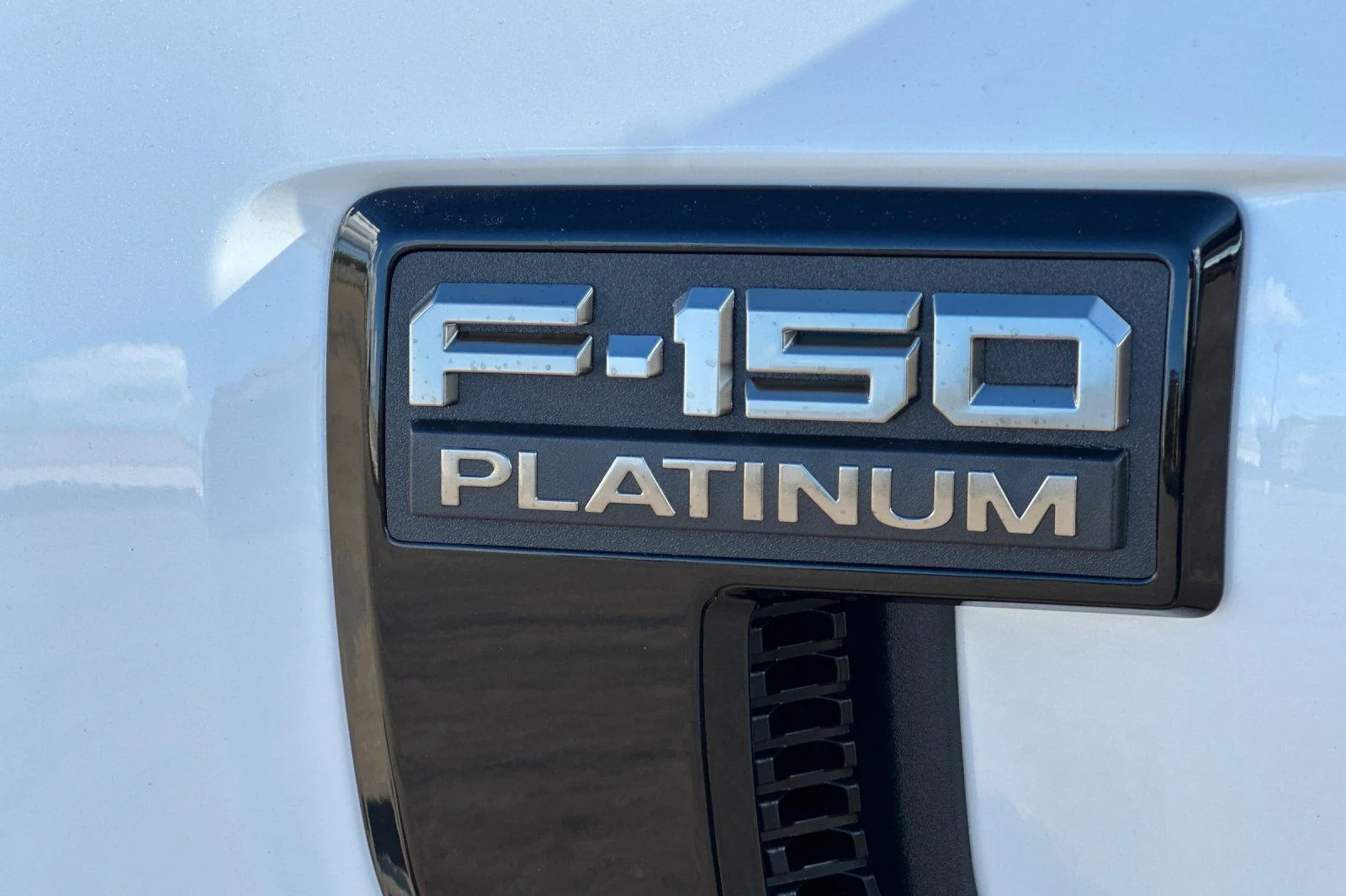 New 2025 Star White Metallic Tri-Coat Ford Platinum® image 21