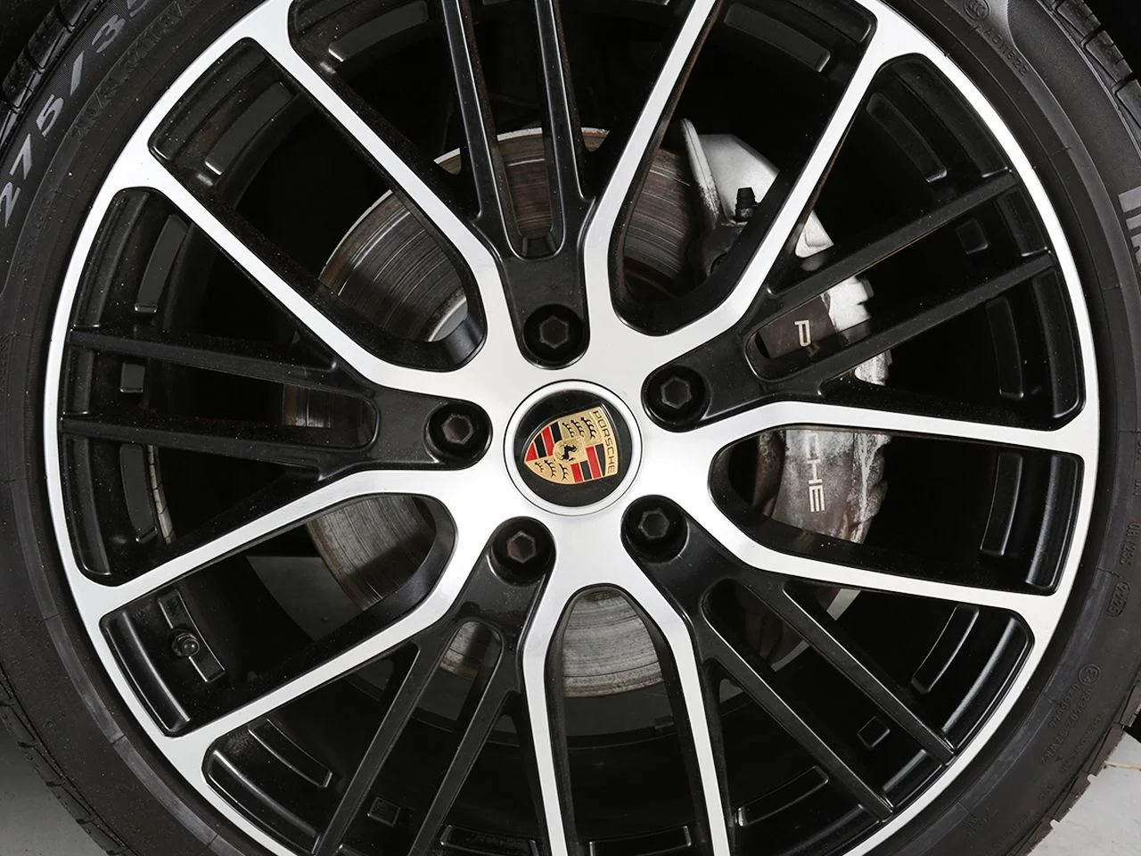 Used 2023  Porsche 4 Platinum Edition image 12