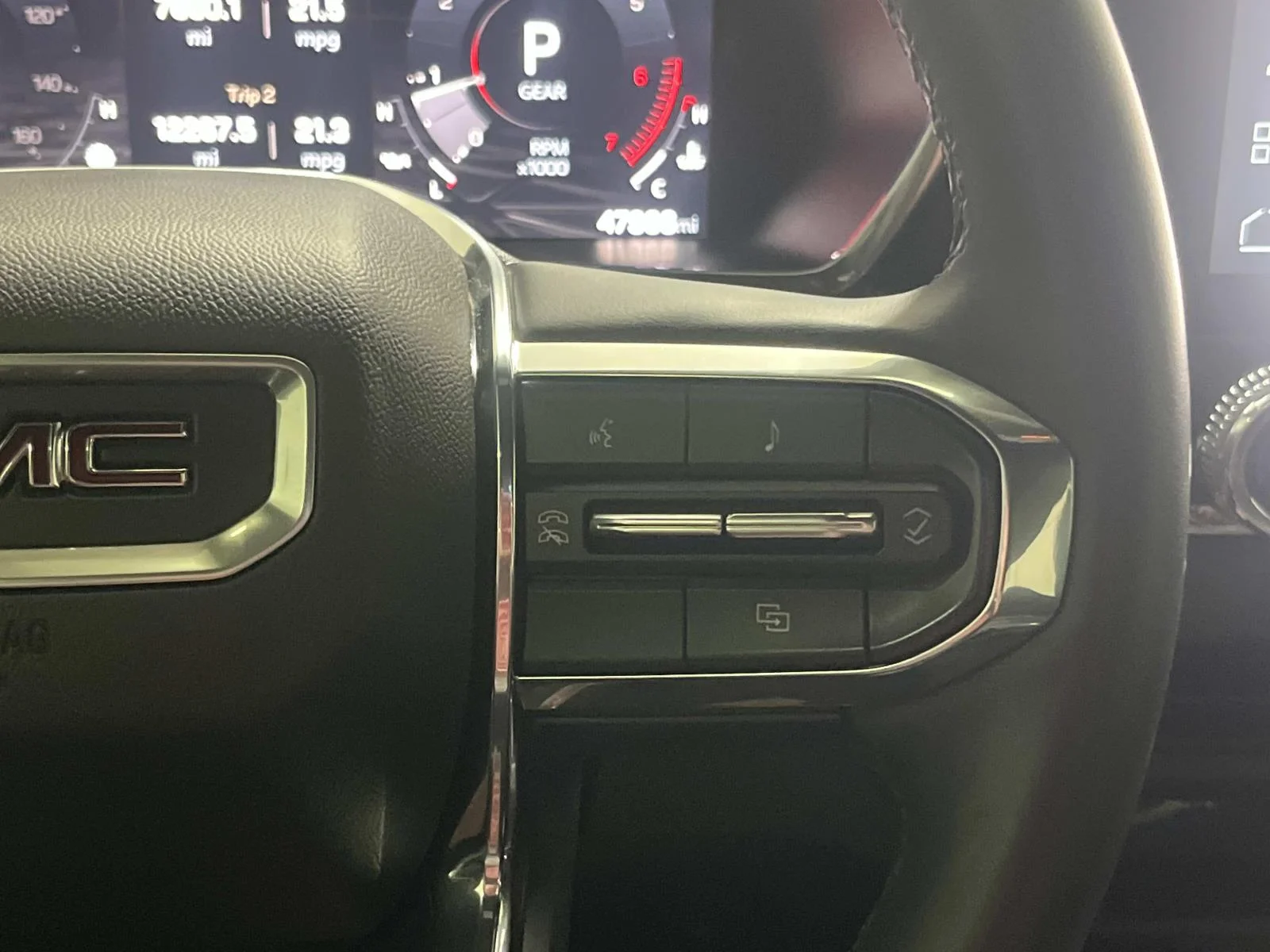 Certified Used 2024 Onyx Black GMC Elevation image 18