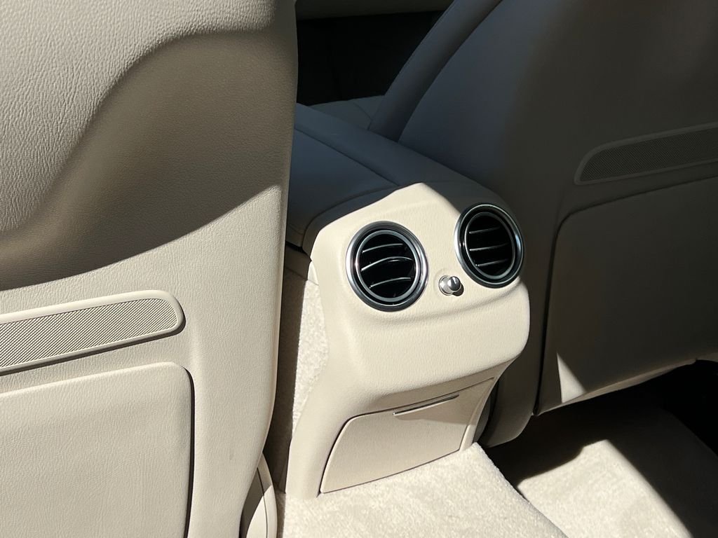 Used 2019  Mercedes-Benz E 300 image 27