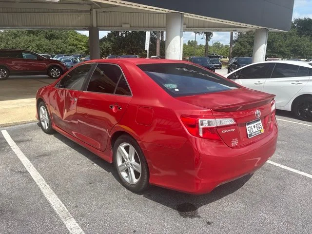 Used 2012 Red Toyota SE image 3