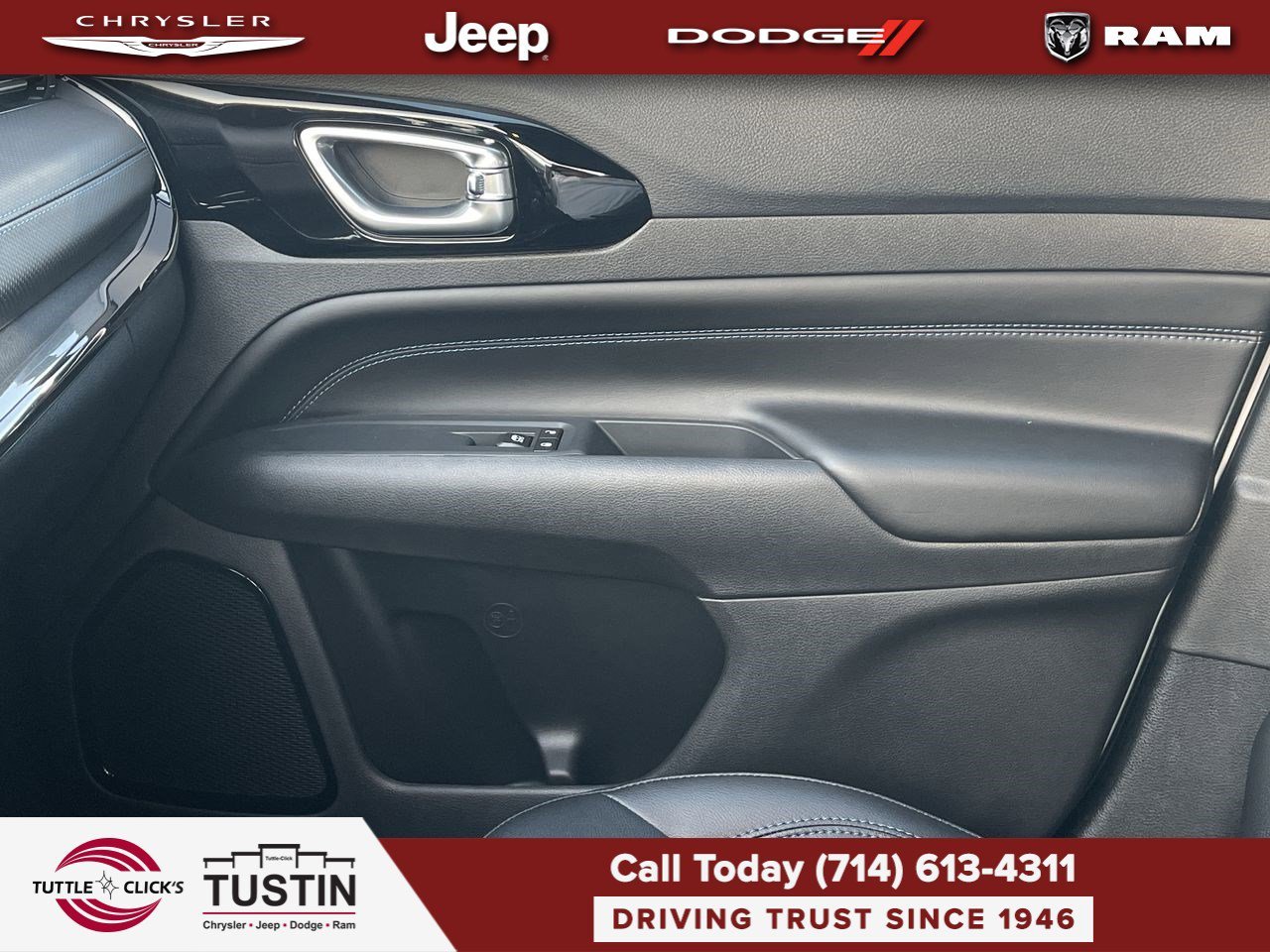 New 2026 Bright White Clearcoat Jeep Latitude image 21