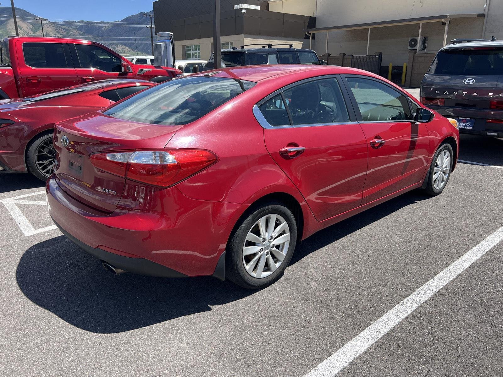 Used 2014 Crimson Red Kia EX image 3
