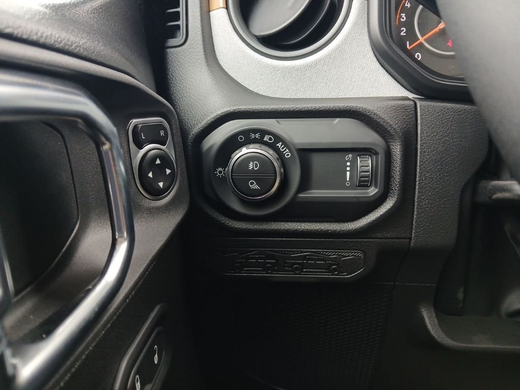 New 2026 Black Clear-Coat Exterior Paint Jeep Sport S image 11