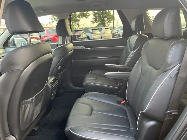 Used 2025 White Hyundai SEL image 13
