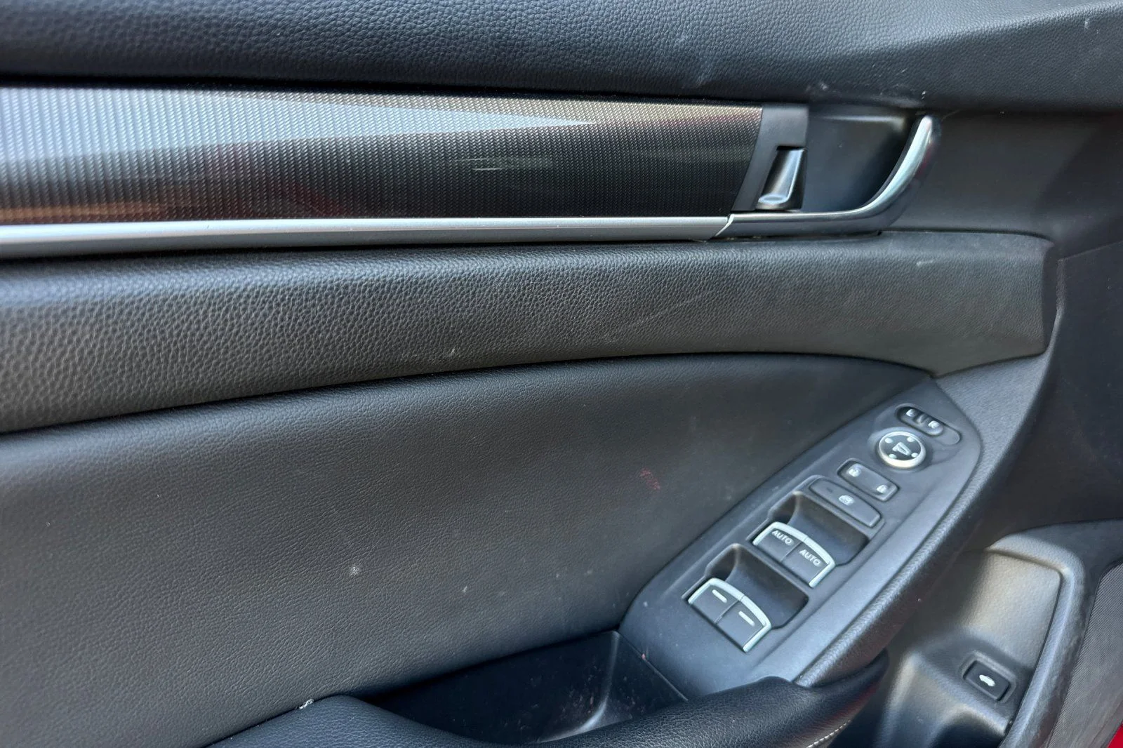 Used 2018  Honda Sport image 13