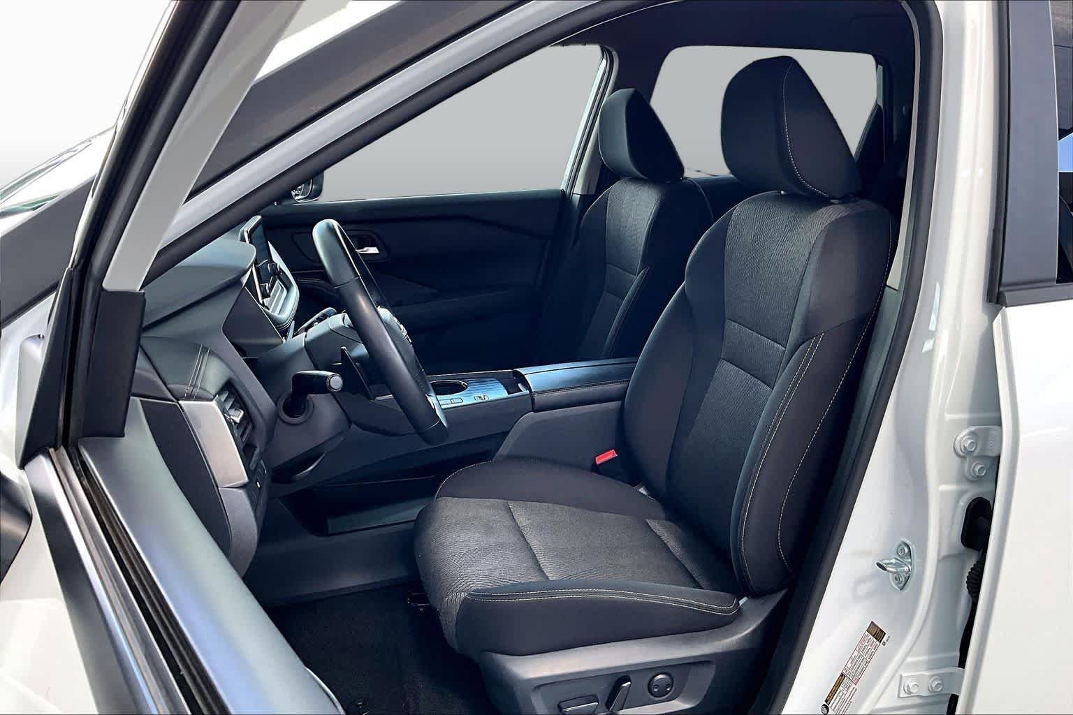 Certified Used 2025 Everest White Pearl Nissan SV image 8