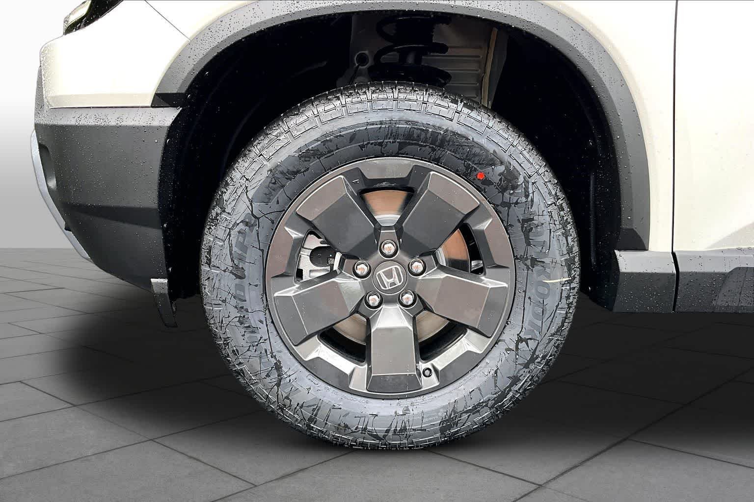 New 2026 Platinum White Pearl Honda RTL image 9