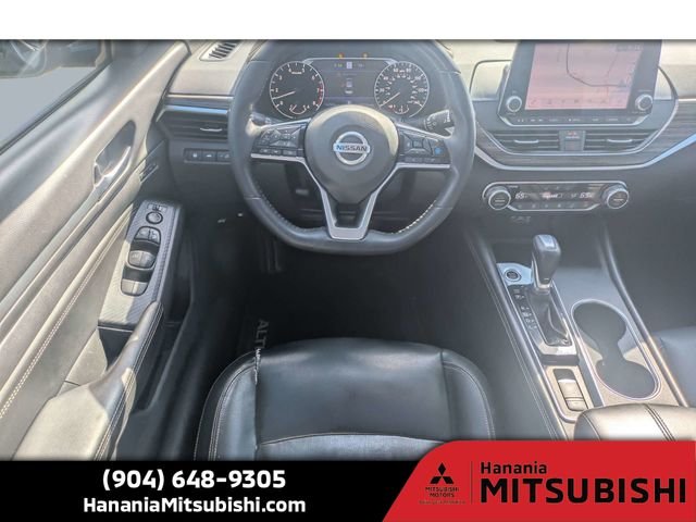 Used 2019 Black Nissan 2.5 Platinum image 15