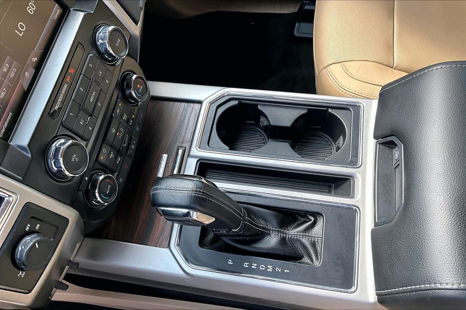 Used 2015 Oxford White Ford Lariat image 16