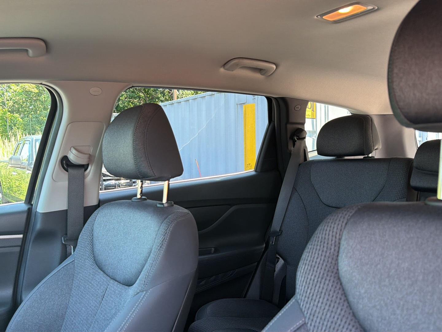 Used 2020 Twilight Black Hyundai SE image 10