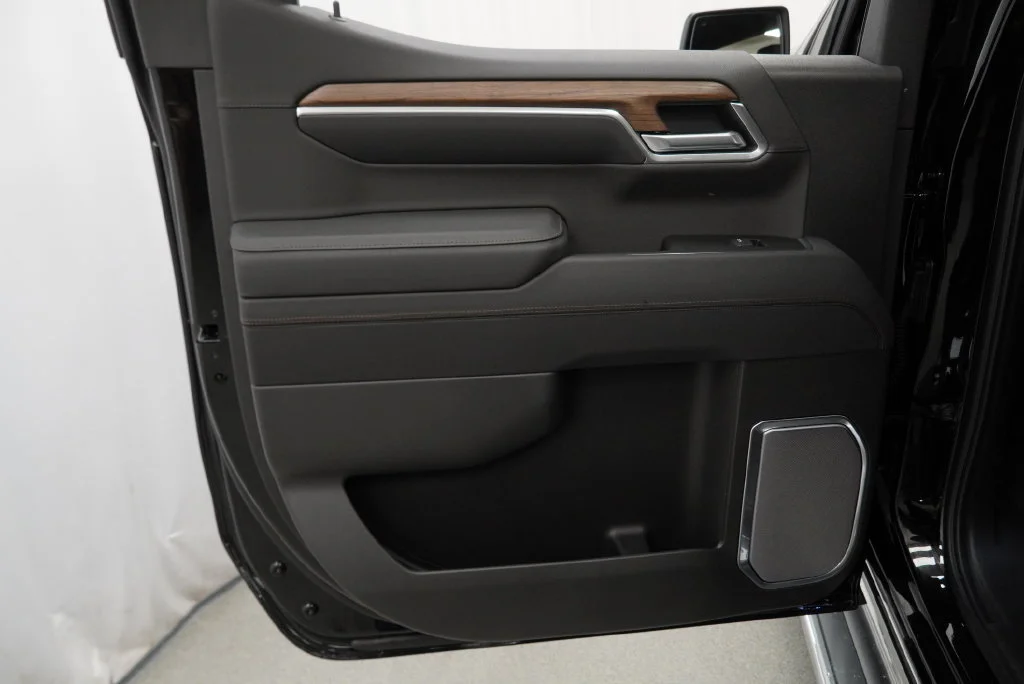 New 2026 Black Chevrolet High Country image 33
