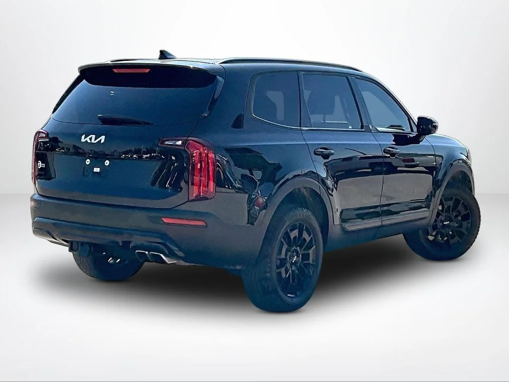 Used 2022 Black Kia SX image 3
