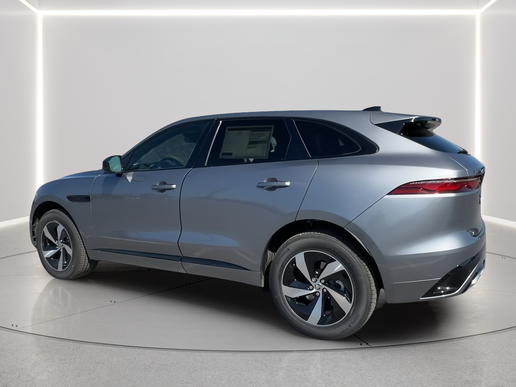 Used 2025  Jaguar P400 R-Dynamic S image 3