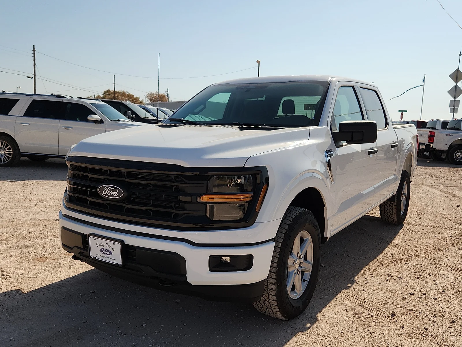 New 2026 Oxford White Ford XLT image 3