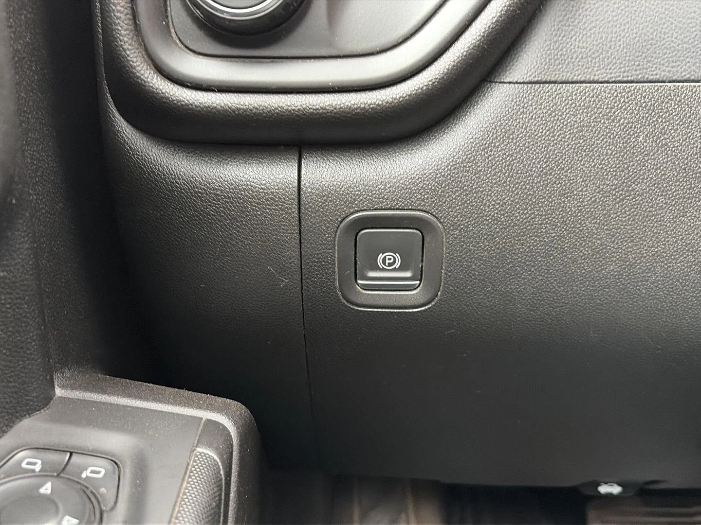 Used 2020 Satin Steel Metallic Chevrolet Custom image 17