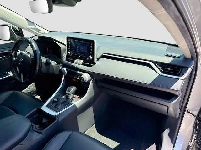 Used 2020 Silver Sky Metallic Toyota Hybrid Limited image 14