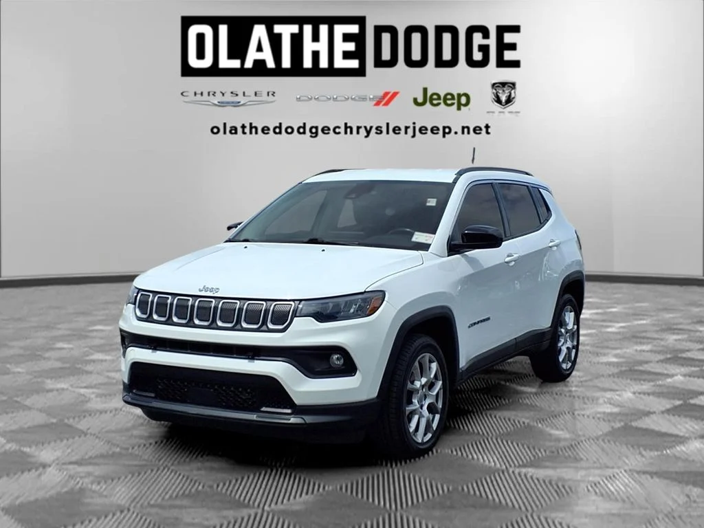 2022 Jeep Compass Latitude Lux 4X4's photo