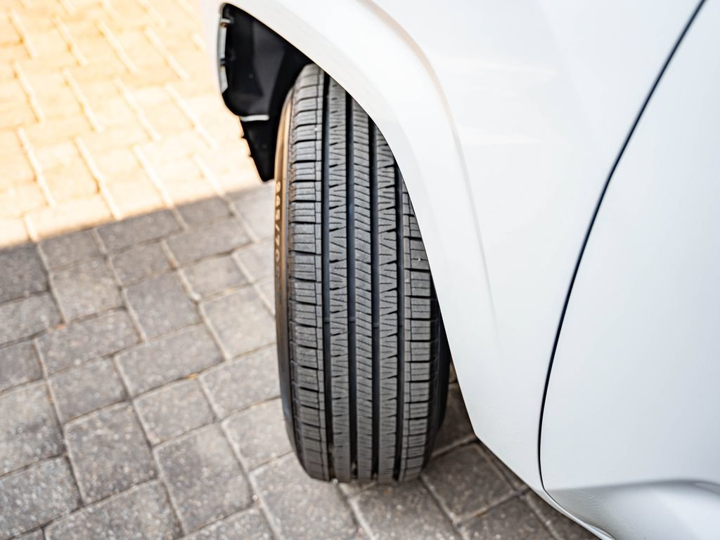 Used 2018 Super White Toyota SR image 41