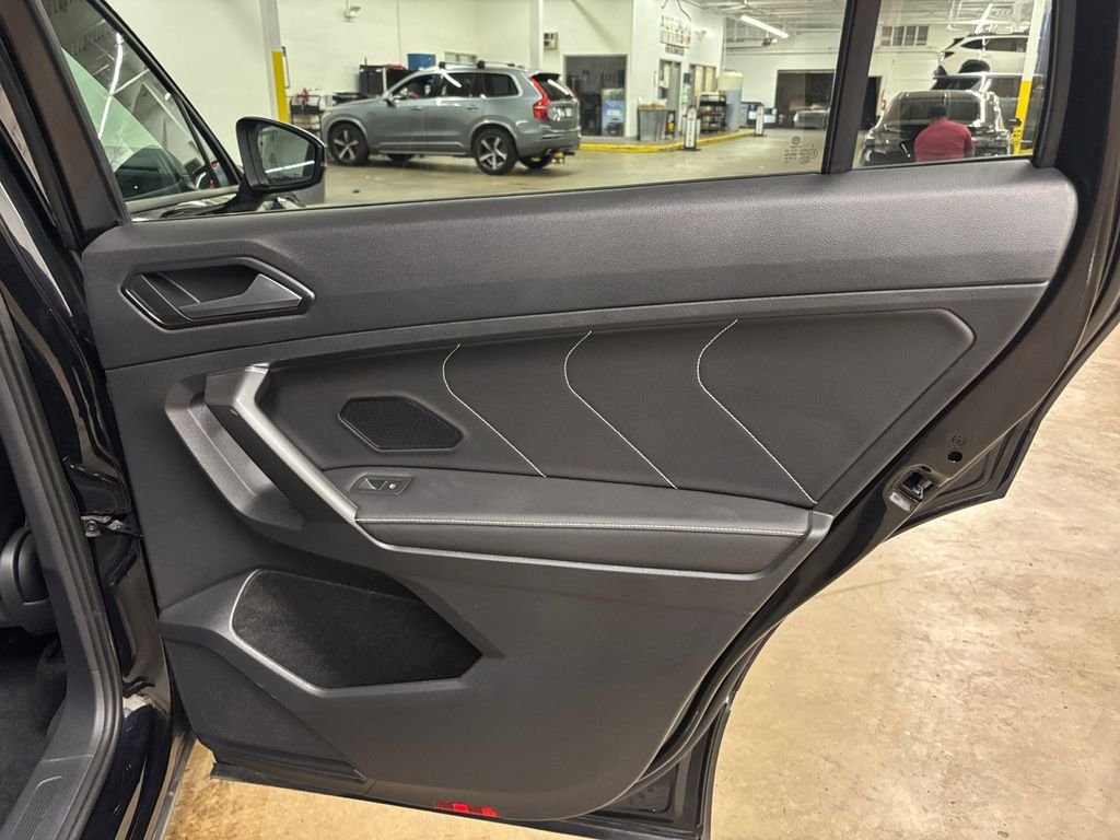 Used 2022 Deep Black Pearl Volkswagen 2.0T SE R-Line Black image 18