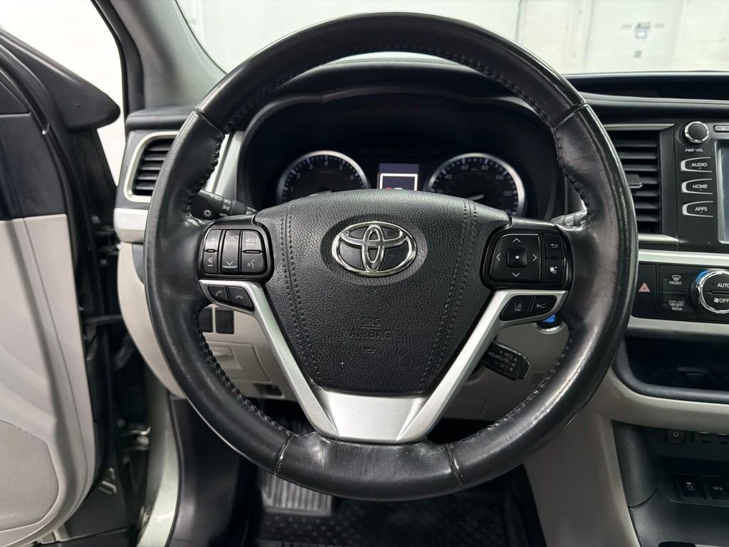 Used 2019 Green Toyota XLE image 13