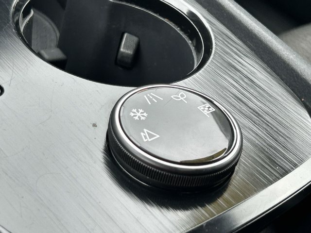 Used 2025 Gray Nissan SV image 37