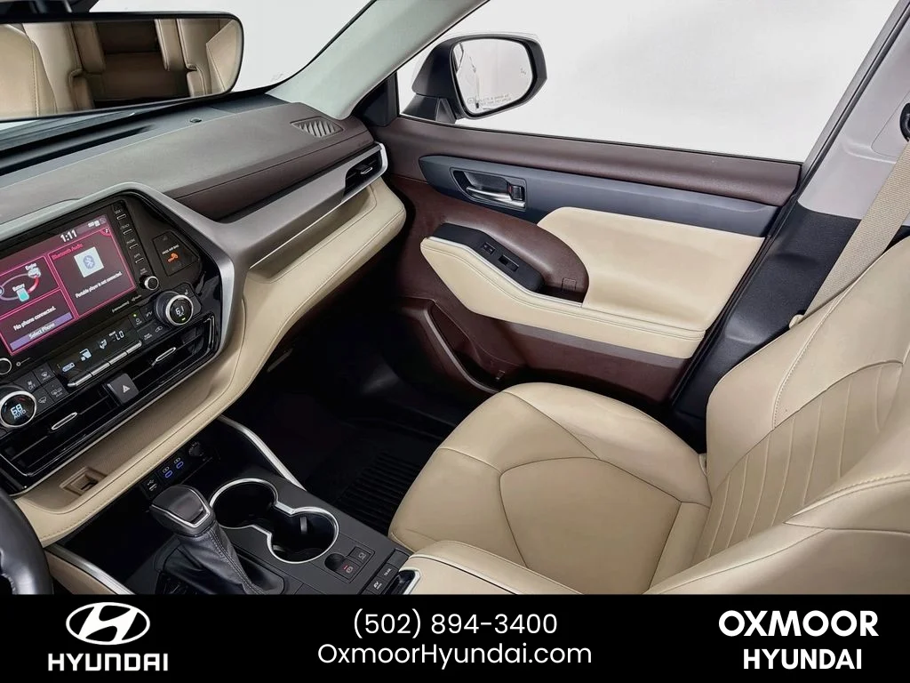 Used 2022 Wind Chill Pearl Toyota Hybrid XLE image 24