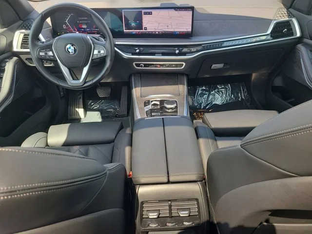 Used 2025 White BMW xDrive40i image 12