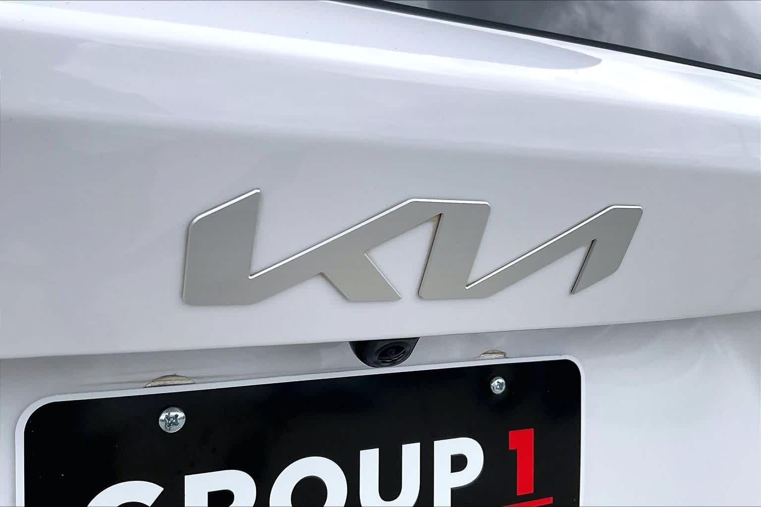Used 2022 Glacial White Pearl Kia X-Line SX Prestige image 31