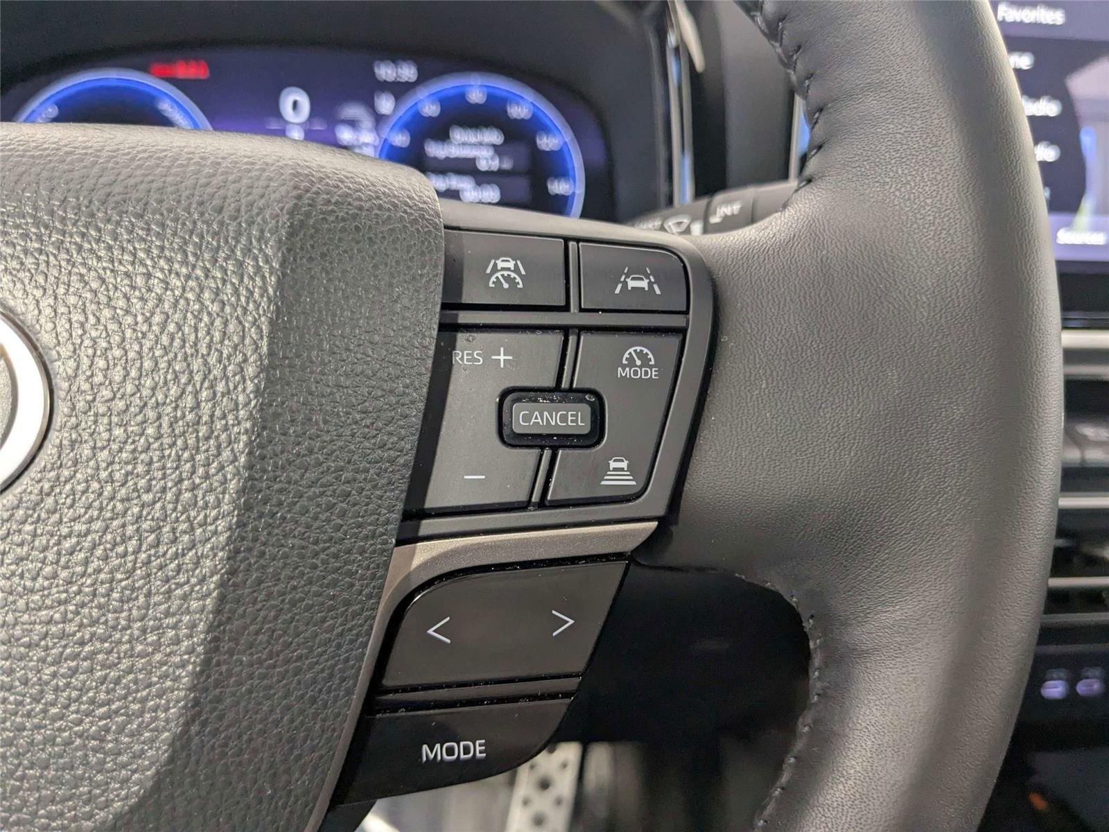 2025 Toyota Camry XSE - Photo 18