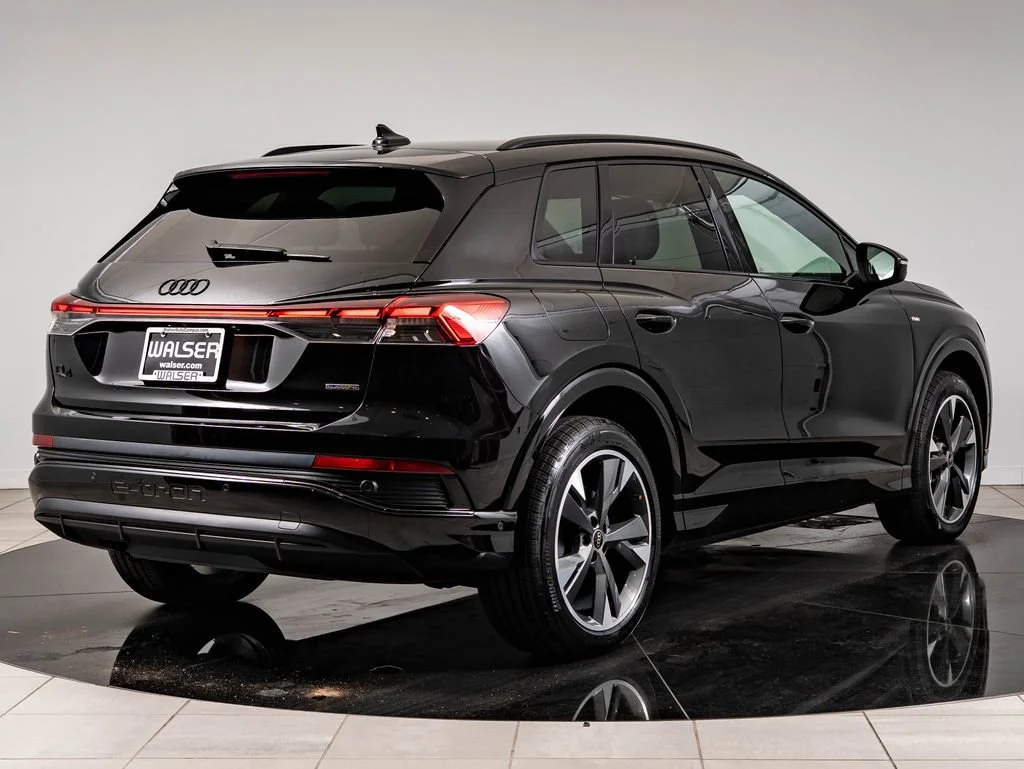 Used 2023 Mythos Black Metallic Audi Premium Plus image 10