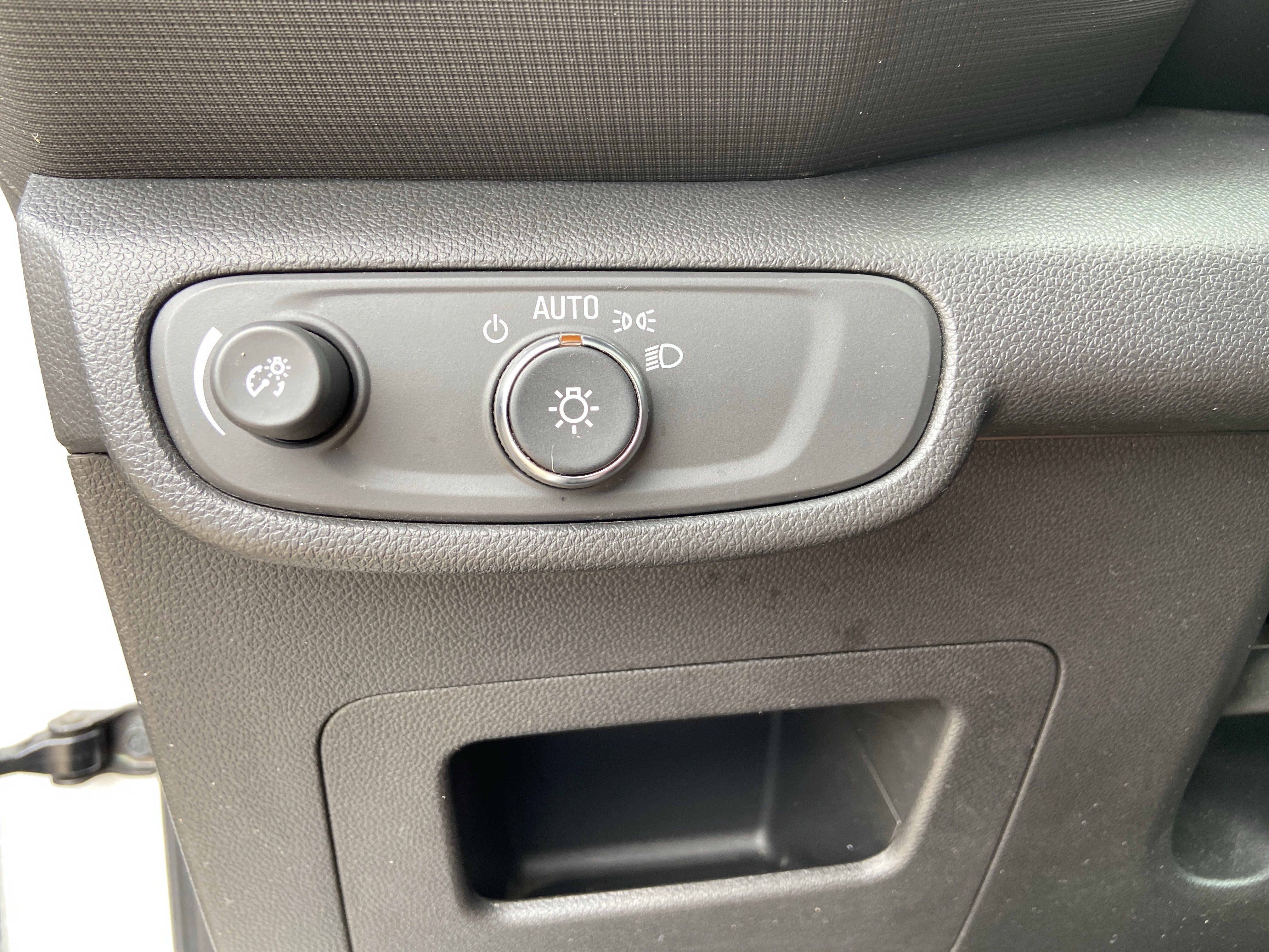 Used 2021 Summit White Chevrolet LS image 41