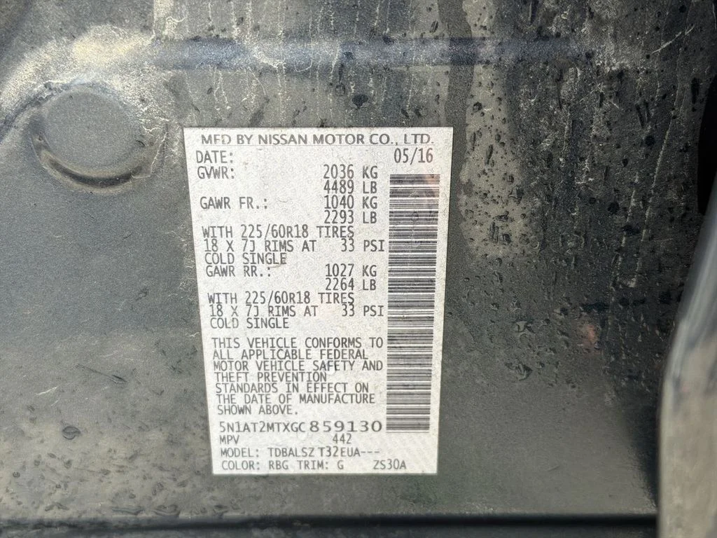 Used 2016 Blue Nissan SL image 31