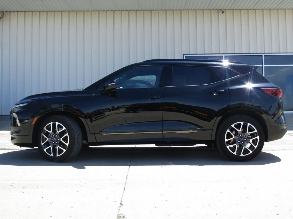 Used 2025 Black Chevrolet RS image 11